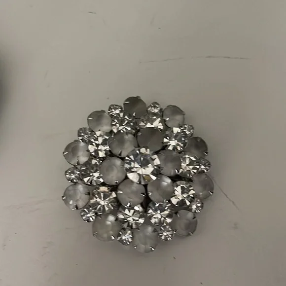 White and Crystal Pin by Lisa - Picture 7 of 7
